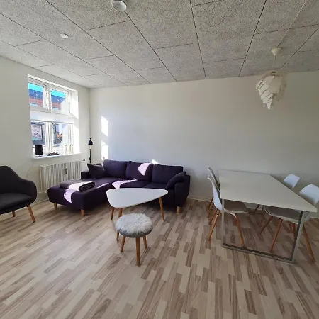 (025) østergade 87 A. Ground Floor *